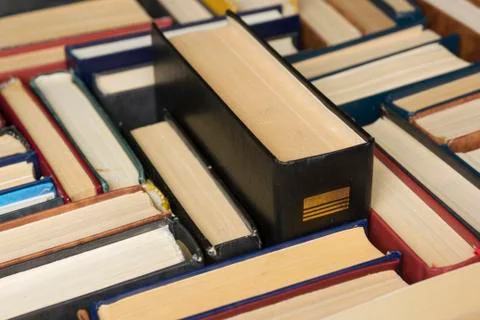Stack of books background. many books piles. 库存照片