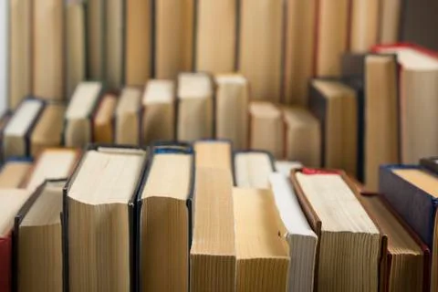 Stack of books background. many books piles. 库存照片