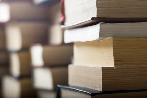 Stack of books background. many books piles. 库存照片
