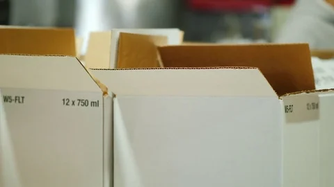 Stack bottle of wine in boxes. Working in the winery 스톡 동영상 82971519