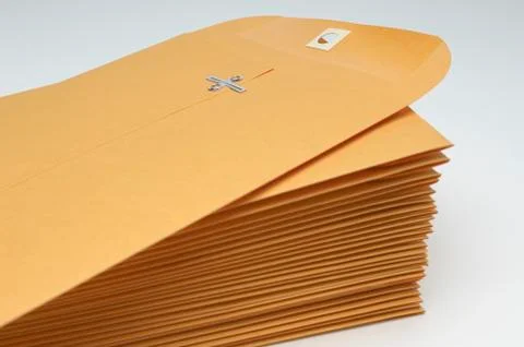 Stack Of Brown Envelopes Foto stock