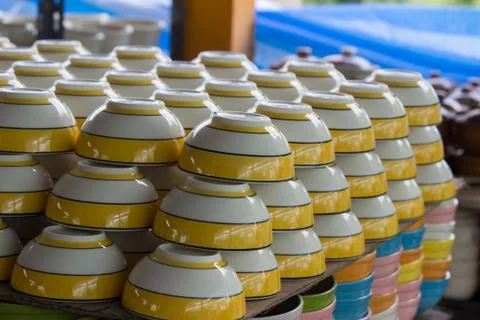 Stack of colorful bowls. Foto stock