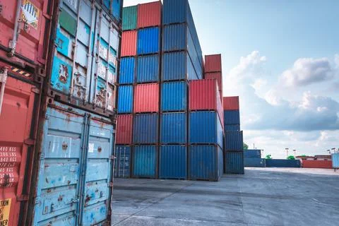 Stack of Containers Cargo Ship Import/Export in Harbor Port, Cargo Freight Sh Foto stock