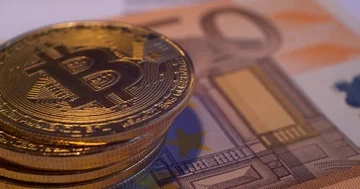 Stack of cryptocurrencies , bitcoin 4K, EUR Stock Footage 85515635