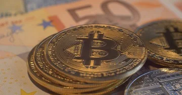 Stack of cryptocurrencies , bitcoin 4K, EUR, silver bitcoin backside Stock Footage 85516000