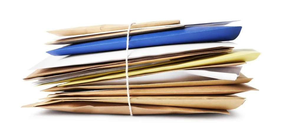 Stack of different paper envelopes isolated on white. Post office Foto stock