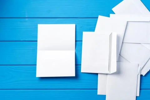 Stack of envelopes on working desk top view. Business mail Foto stock