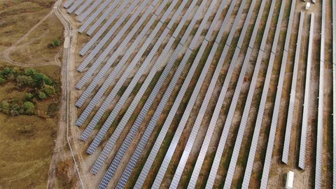 Stack of footage: Aerial view of Solar Panels Farm (solar cell). Drone flight Stockbeeldmateriaal 121039590
