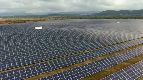 Stack of footage: Aerial view of Solar Panels Farm (solar cell). Drone flight Stockbeeldmateriaal 146001638