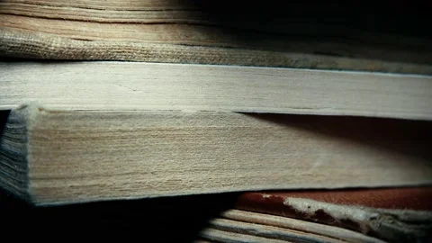 Stack of old books, closeup Vídeos de archivo 134898341