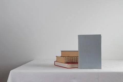 Stack of old rustic vintage books Foto stock