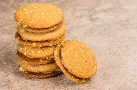 Stack of peanut butter filled cookies Foto stock