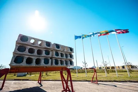 Stack of precast reinforced concrete slabs in a house-building factory worksh Foto stock