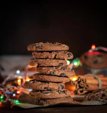 Stack of round chocolate cookies Stockfoto's