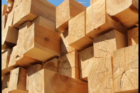 Stack of square wooden chips at construction yard. Vídeo Stock 27358055