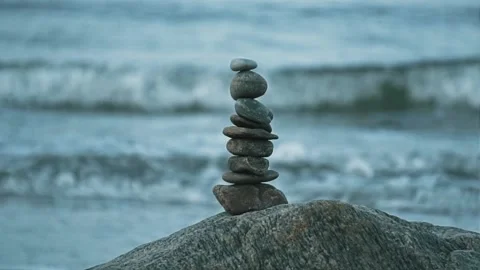 Stack of stones by the sea, rock balancing, concept of zen buddhism, relaxation 스톡 동영상 164681010