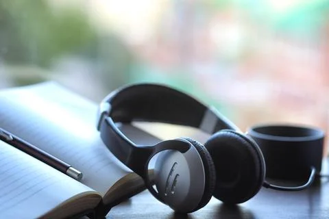 A stack of textbooks headphone Foto stock