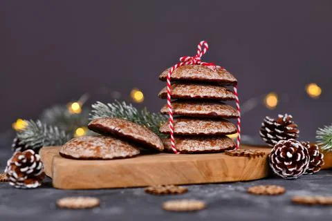 Stack of traditional German round glazed gingerbread Christmas cookie called Stockfoto's