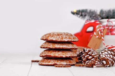 Stack of traditional German round glazed gingerbread Christmas cookie called Stockfoto's