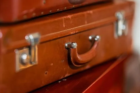 Stack of vintage worn suitcases. 스톡 사진