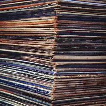 Stack of vinyl records in envelopes Stock-Fotos