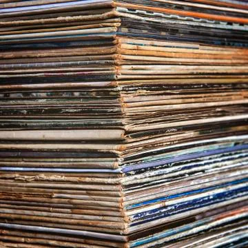 Stack of vinyl records in envelopes Stock-Fotos