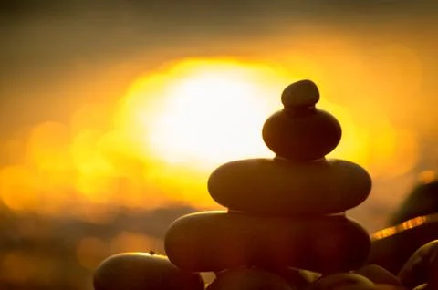 Stack of zen stones on pebble beach Foto stock