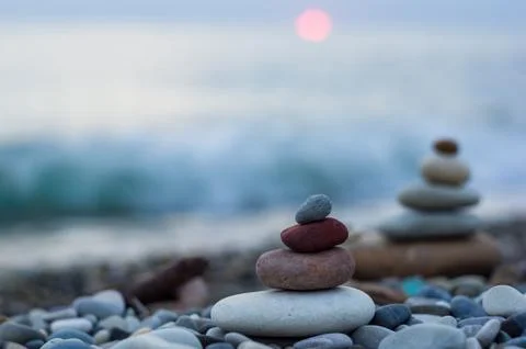 Stack of zen stones on pebble beach Foto stock