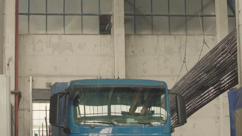 Stacked circular column reinforcement in preparation of heavy lifting in metalwo 스톡 동영상 121190252