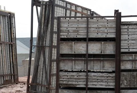 Stacked removable concrete forms for a basement at a residential home Foto stock