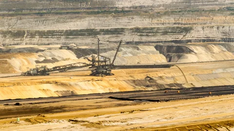 Stacker in a lignite mine time lapse Stock Footage 68970915