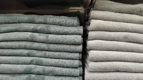 Stacks Of Freshly Folded Towels Foto stock