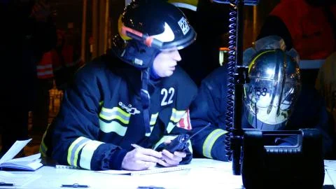 Staff of Russian rescue service at the command point Foto stock