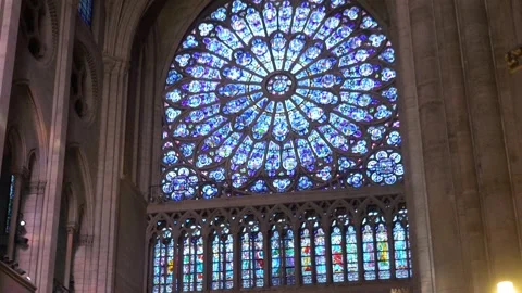 Stained Glass Window Inside The Notre Dame Cathedral In Paris, France Stockbeeldmateriaal 158679515