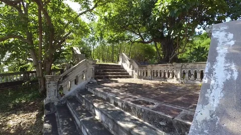 Stair Walks Under The Trees Stockbeeldmateriaal 71220545