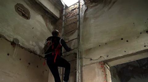 Stairs by hand 库存影片 39840928