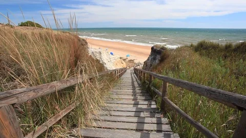 Stairway to the beach, Spain 库存影片 76728166