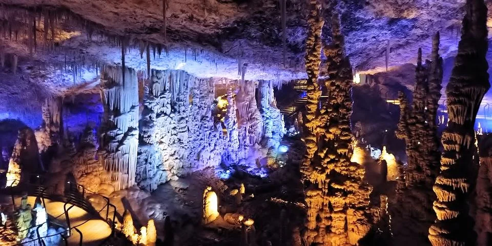 Stalactite cave 스톡 사진