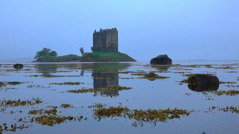Stalker Castle reflected in the water 库存影片 127208957