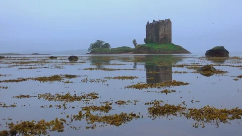 Stalker Castle reflected in the water 库存影片 127210527