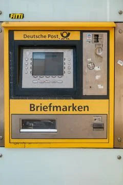Stamp machine, automatic postal service of the Deutsche Post Foto stock