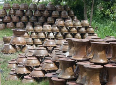 Stand Dragon designed pots Stock Photos