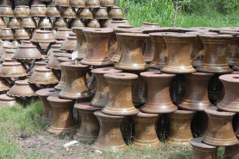 Stand Dragon designed pots Stock Photos