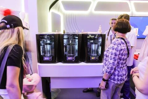 A stand with equipment for making 3D models. Photos
