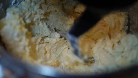 Stand mixer preparing Dough. Electric Hook Machine mix Flour Water slow motiion. 스톡 동영상 127790547