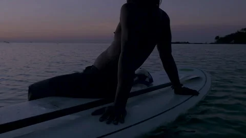 Stand up Paddling on the ocean 動画素材 138667976