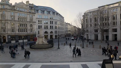 The Stand from the steps of St. Pauls cathedral, City of London 動画素材 110961085