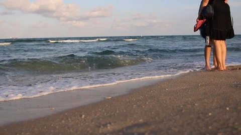 Standing on Florida Beach 動画素材 127199789
