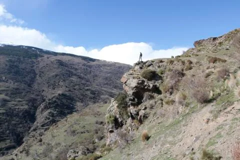 Standing over the cliff Foto stock