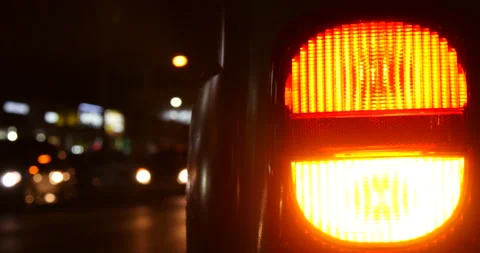 Standing signal at side of road 库存影片 162611348